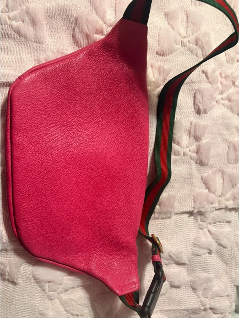 Gucci bumbag/belt bag leather with adjustable strap! Like new! - Picture 2 of 5